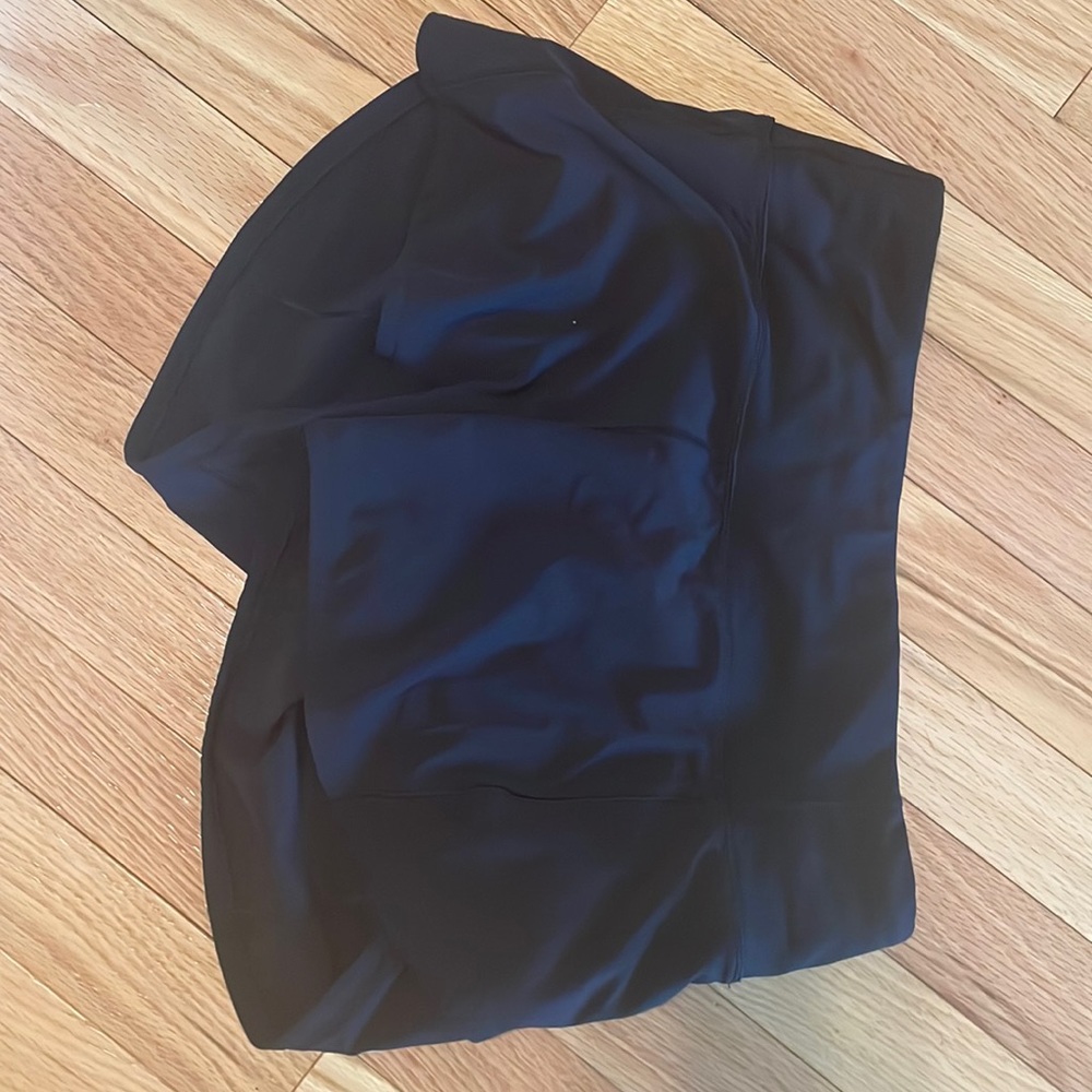Womens Size 4 Lulu shorts